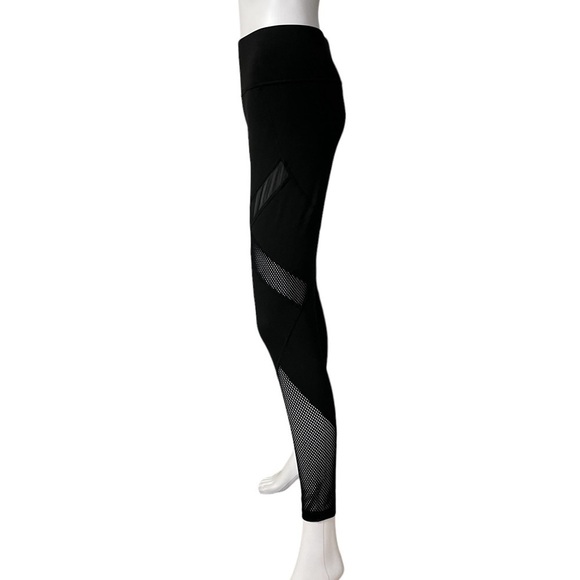 Yoga Mesh Black Workout Leggings
New - Picture 3 of 6